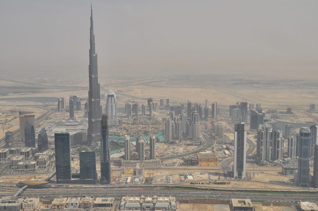 Dubai by Roman Logov